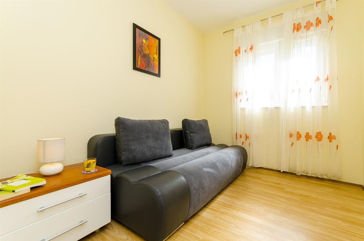 Apartments Smilje Рогозница Экстерьер фото